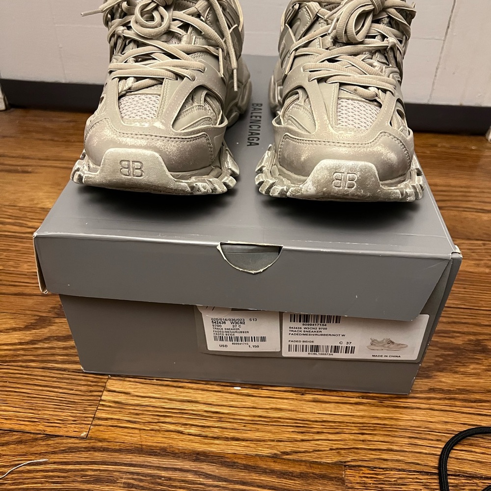 Balenciaga Track Sneakers Faded Beige - Picture 13 of 14